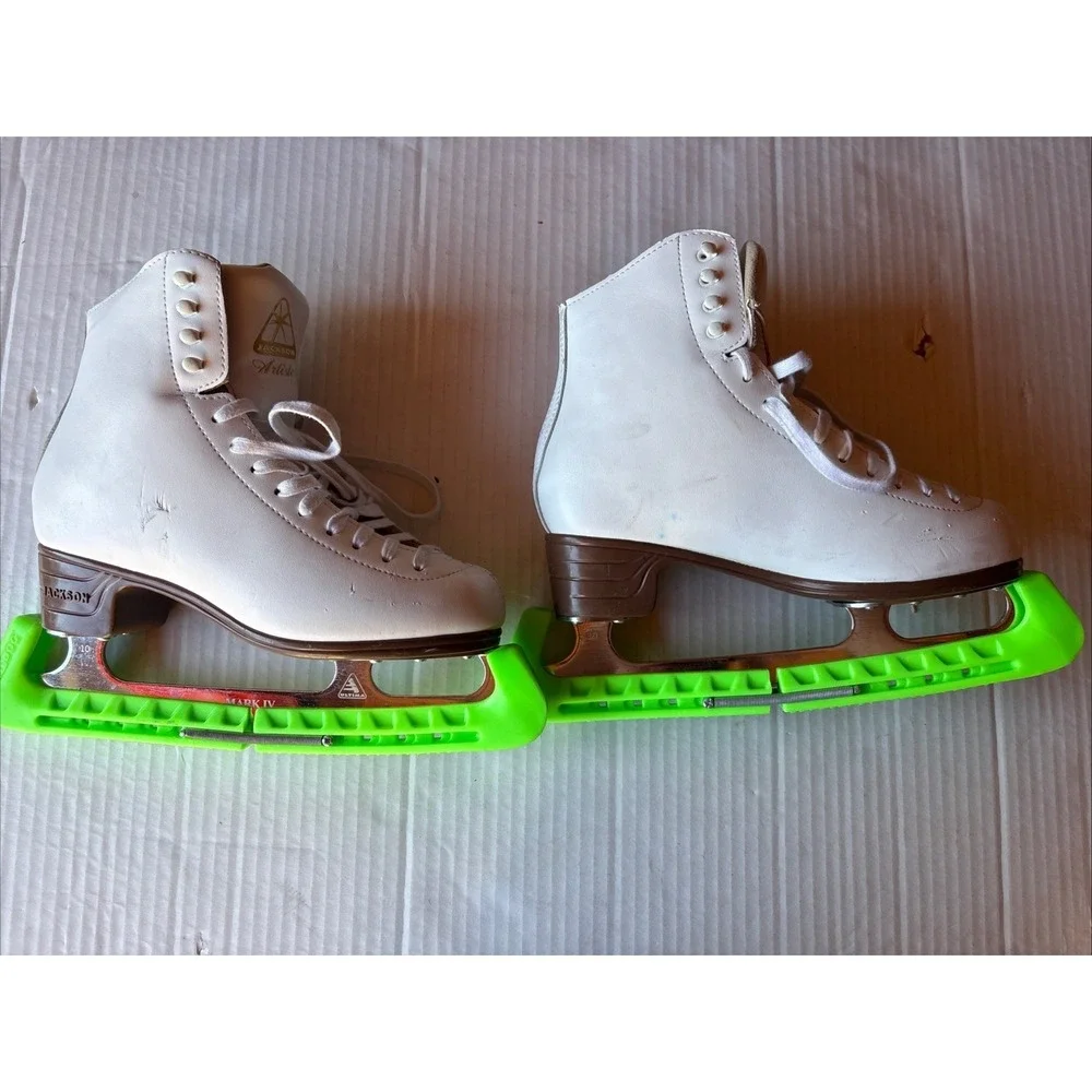 Jackson Artiste Women's Ice Skates, Mark IV Blades, Size 7B